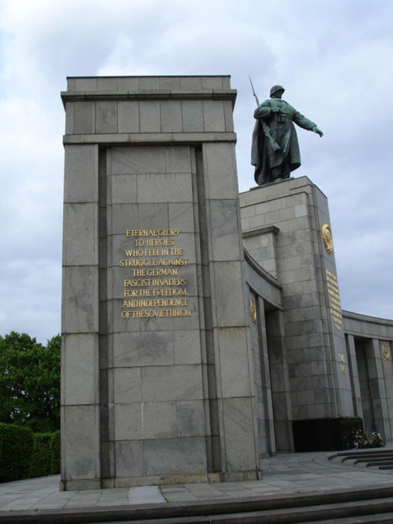 Soviet War Memorial in Berlin (Tiergarten)