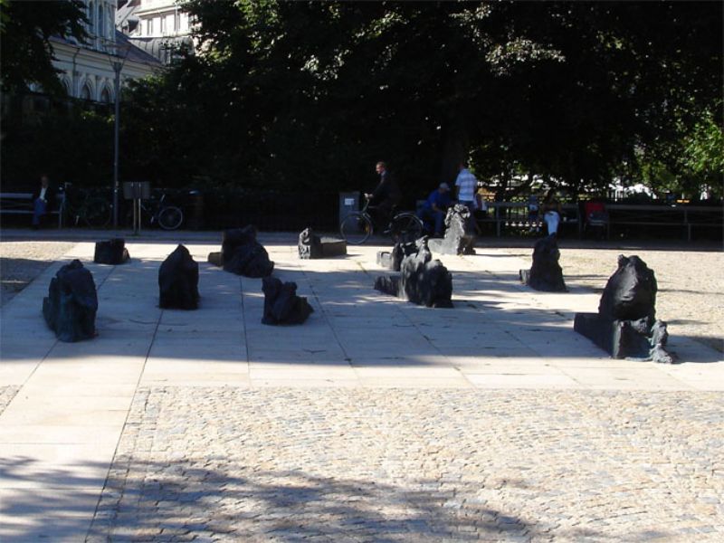 Memorials to Raoul Wallenberg