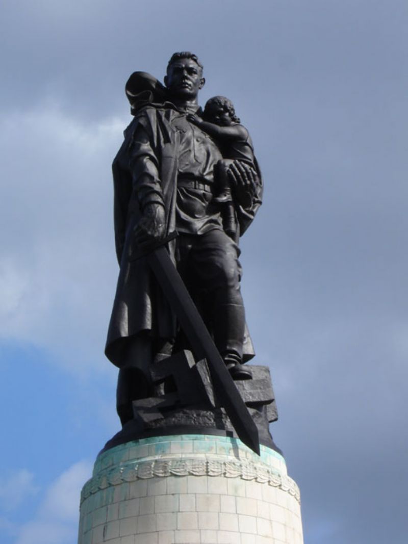 Sowjetisches Ehrenmal in Treptower Park, Berlin (Soviet War Memorial)