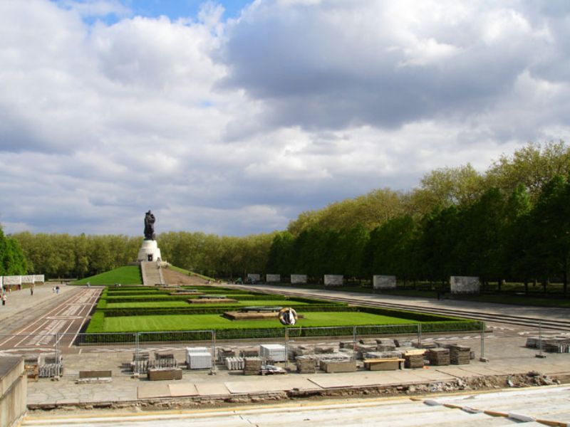 Sowjetisches Ehrenmal in Treptower Park, Berlin (Soviet War Memorial)