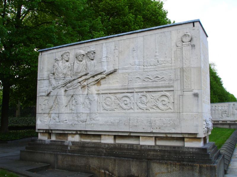 Sowjetisches Ehrenmal in Treptower Park, Berlin (Soviet War Memorial)