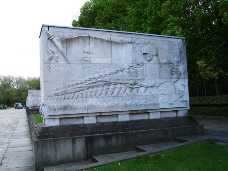Sowjetisches Ehrenmal in Treptower Park, Berlin (Soviet War Memorial)